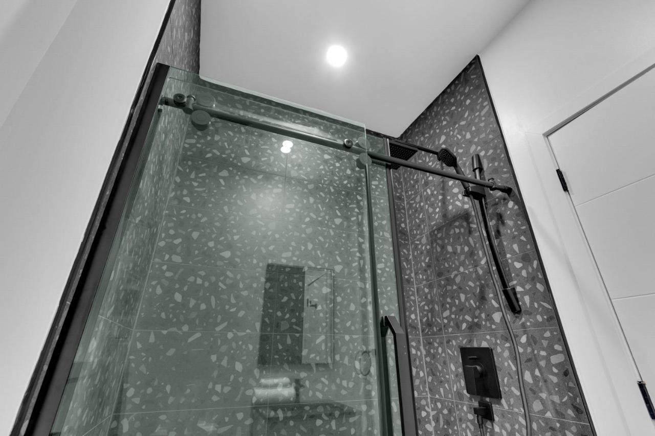 Deluxe Suites Downtown モントリオール エクステリア 写真